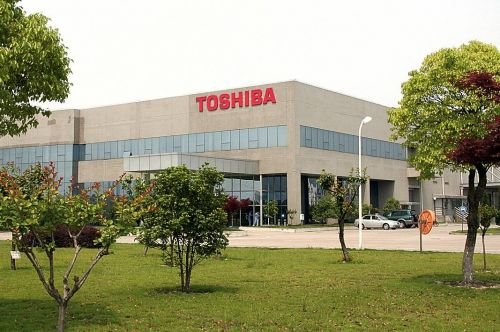Apple и Amazon интересуются приобретением Toshiba Memory