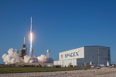 Повторный запуск ракет будет реализован SpaceX в следующем году