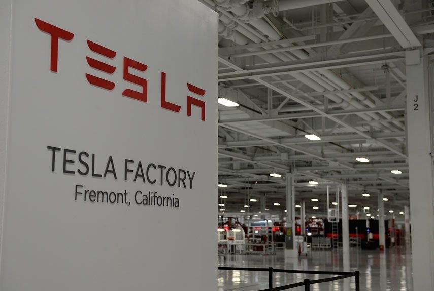 Tesla планирует привлечь 1,5 млрд долларов с целью увеличения объемов производства Model 3
