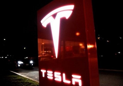 Tesla Inc. привлекла 1,8 млрд долларов за счет размещения «мусорных» бондов