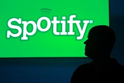 Spotify начала вкладываться в контракты с исполнителями, а не с лейблами