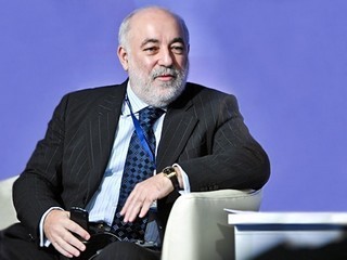 Viktor Vekselberg to fund a new IT project of Bekmambetov