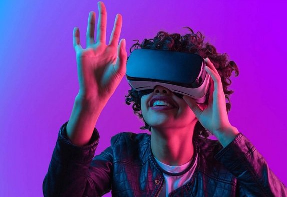 Основатели платформы для организации VR-концертов AmazeVR привлекли 15 млн USD