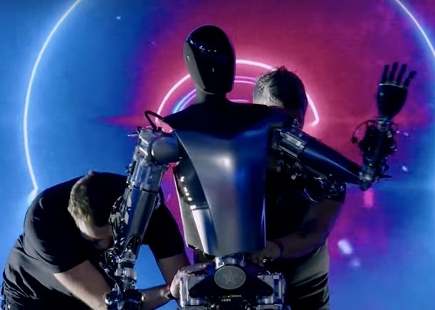 Робот-гуманоид Optimus представлен официально
