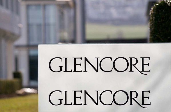 Tesla вела переговоры о покупке акций Glencore