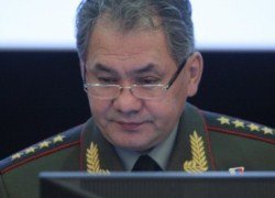 Сергей Шойгу утвердил новую форму: два погона на форменную одежду вернутся в 2013 году Сергей Шойгу утвердил новую форму: два погона на форменную одежду вернутся в 2013 году