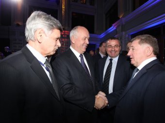 Оборот
в 2,1 трлн руб. достигнет «Ростех» к 2020 году, считает Сергей Чемизов Оборот в 2,1 трлн руб. достигнет «Ростех» к 2020 году, считает Сергей Чемизов