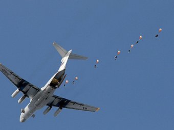 ВДВ России: в январе 2013 года десантники совершили более 9 тысяч парашютных прыжков