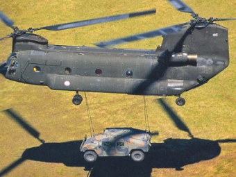 CH-47 Chinook - тяжелый военно-транспортный вертолет Армии США