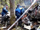На месте крушения вертолета в Тверской области найдены бортовые самописцы и авиамаяк