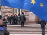 Жириновский советует Януковичу использовать "великолепный опыт" ГКЧП: аресты, запреты, введение войск Жириновский советует Януковичу использовать "великолепный опыт" ГКЧП: аресты, запреты, введение войск